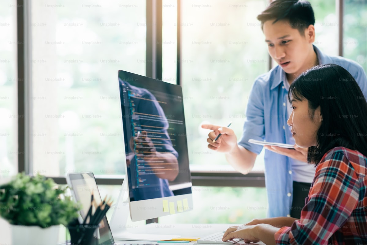 کدنویسی و توسعه وب